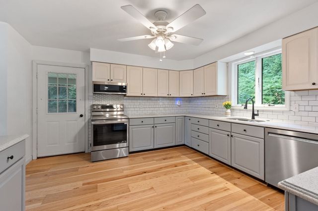116 Island Rd, Lunenburg, MA 01462