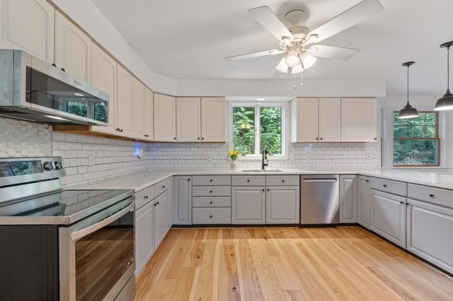 116 Island Rd, Lunenburg, MA 01462