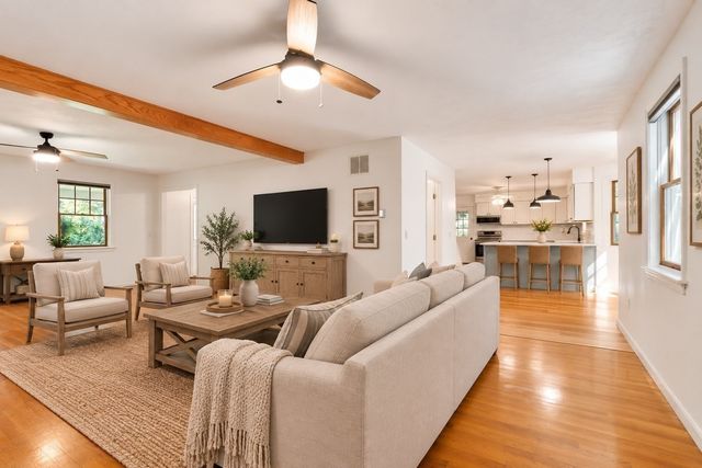 116 Island Rd, Lunenburg, MA 01462
