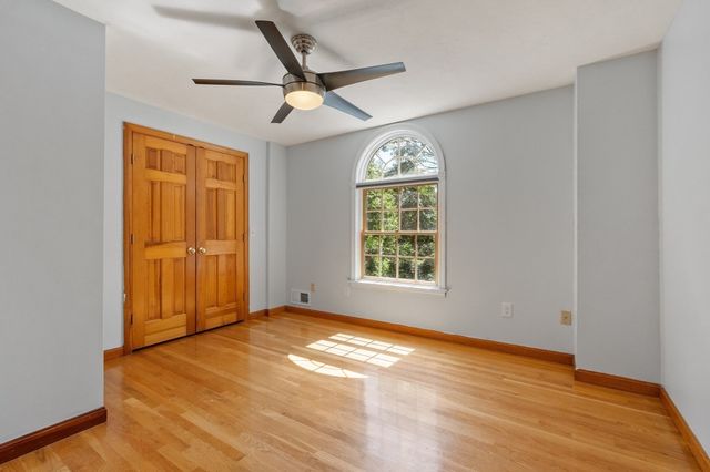 116 Island Rd, Lunenburg, MA 01462