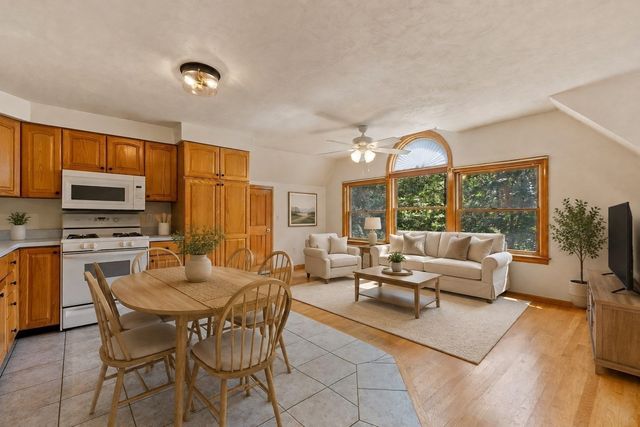 116 Island Rd, Lunenburg, MA 01462