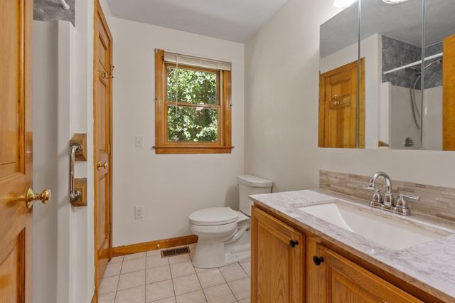116 Island Rd, Lunenburg, MA 01462