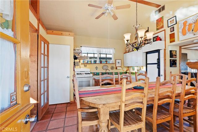 2860 Orange Trail, Pioneertown, CA 92268
