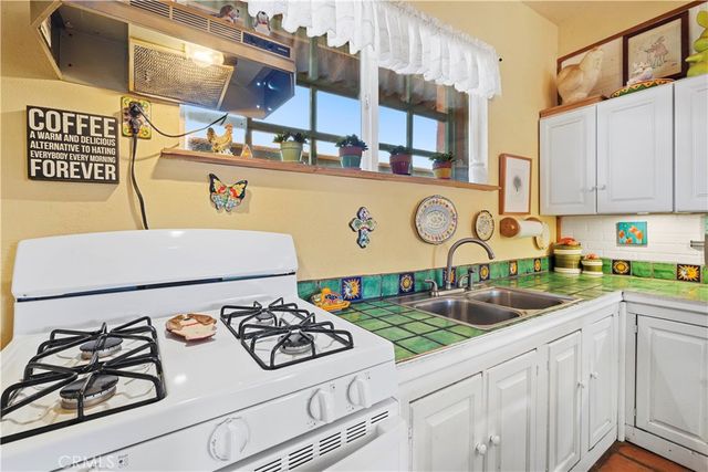 2860 Orange Trail, Pioneertown, CA 92268