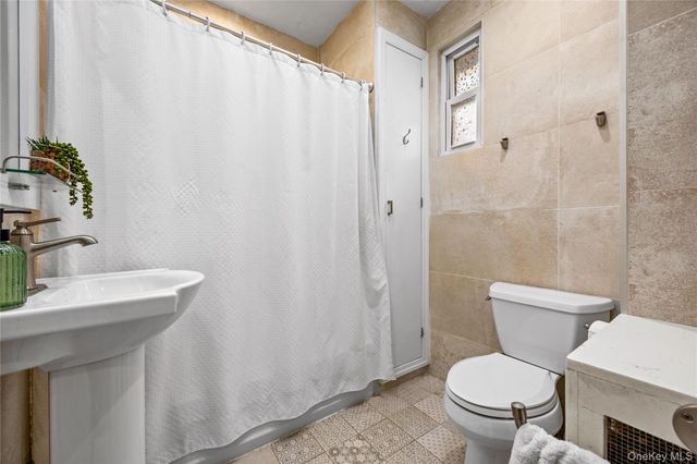 5909 69th Street, Maspeth, NY 11378