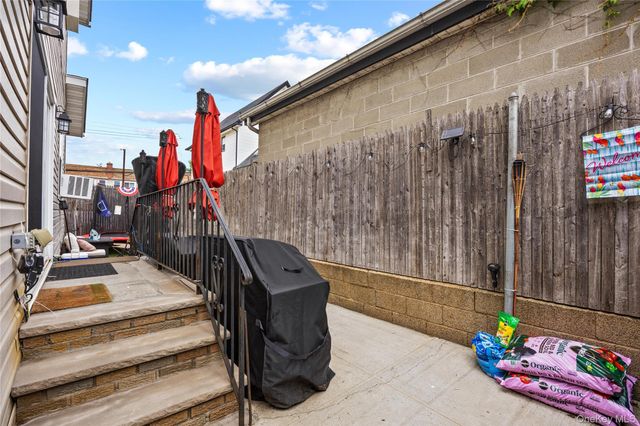 5909 69th Street, Maspeth, NY 11378