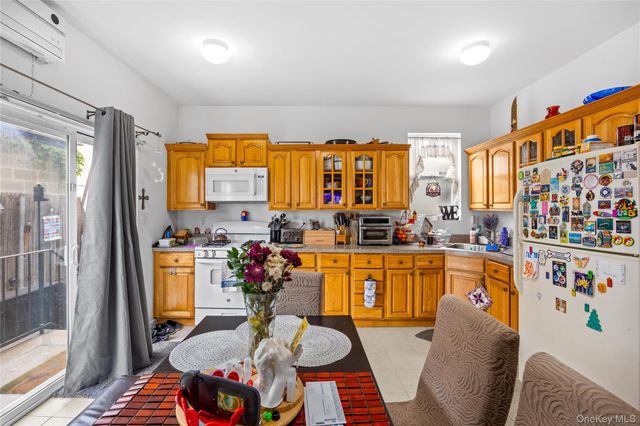 5909 69th Street, Maspeth, NY 11378