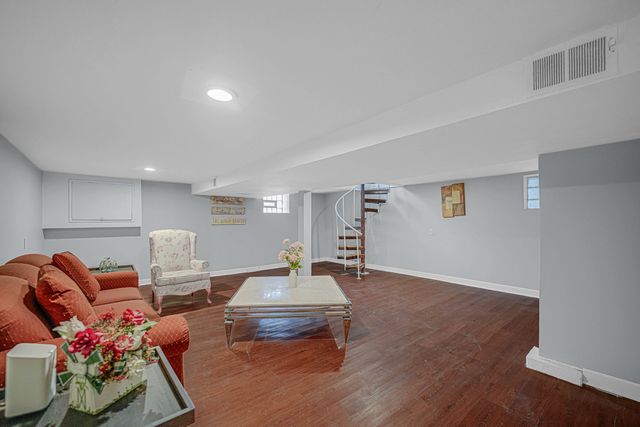 3749 S Union Avenue, Chicago, IL 60609