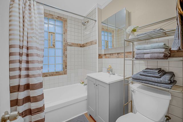 3749 S Union Avenue, Chicago, IL 60609