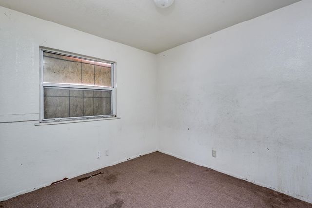 1501 E Berkeley St, Wichita, KS 67216