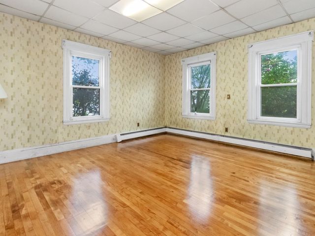 32 Vernon Street, Waltham, MA 02453
