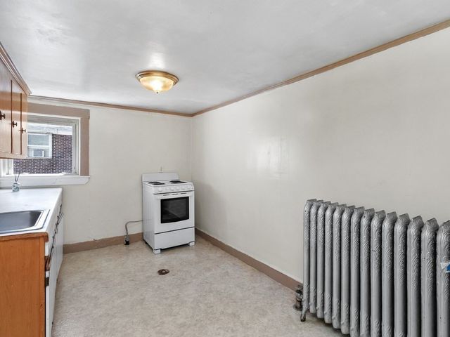 32 Vernon Street, Waltham, MA 02453