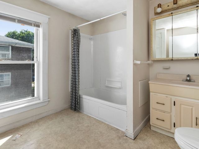 32 Vernon Street, Waltham, MA 02453
