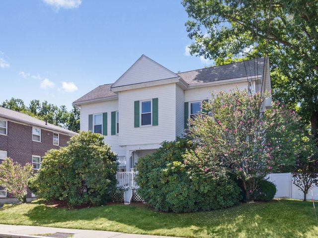 32 Vernon Street, Waltham, MA 02453