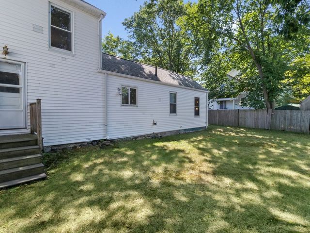 32 Vernon Street, Waltham, MA 02453