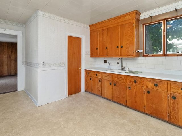 32 Vernon Street, Waltham, MA 02453