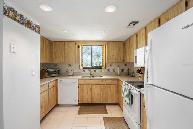 5050 MARIANNE KEY ROAD 1B, Punta Gorda, FL 33955