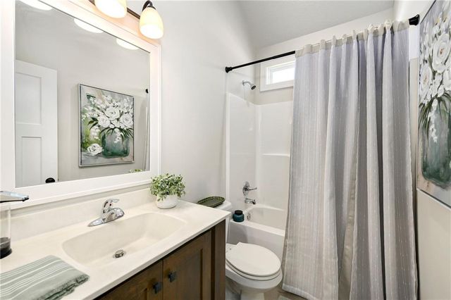 1810 NW Madi Court, Grain Valley, MO 64029
