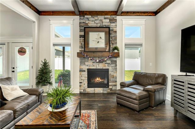 1810 NW Madi Court, Grain Valley, MO 64029