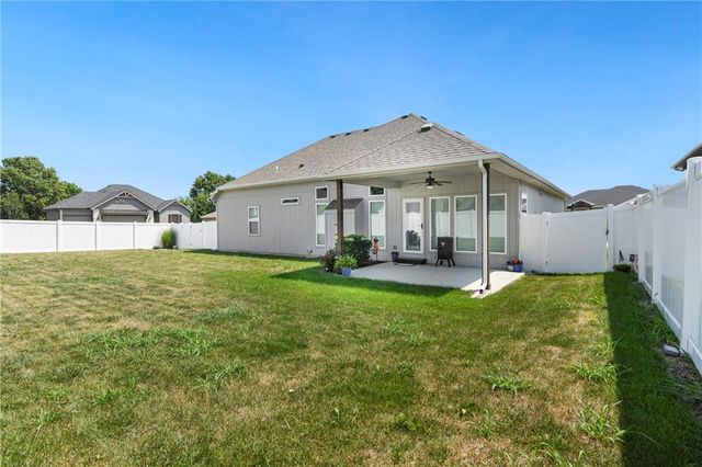 1810 NW Madi Court, Grain Valley, MO 64029