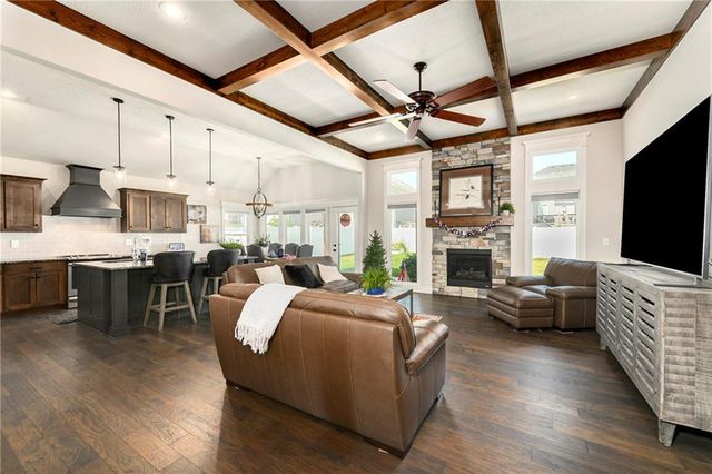 1810 NW Madi Court, Grain Valley, MO 64029