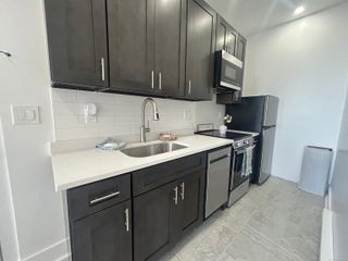 207 Bank Street 202, New London, CT 06320