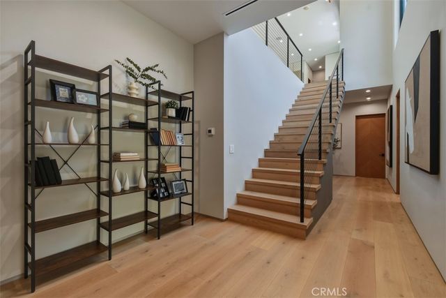 14753 Round Valley, Sherman Oaks, CA 91403