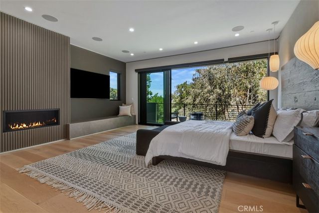 14753 Round Valley, Sherman Oaks, CA 91403