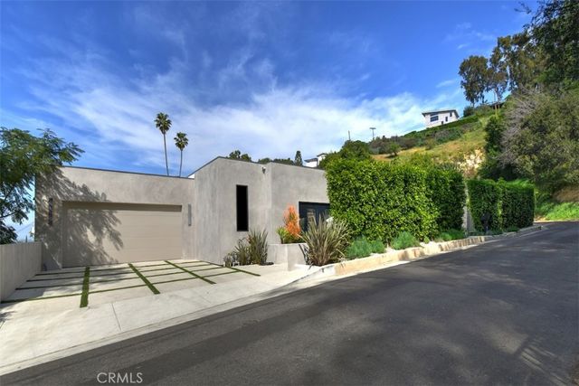 14753 Round Valley, Sherman Oaks, CA 91403