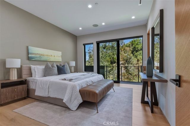 14753 Round Valley, Sherman Oaks, CA 91403