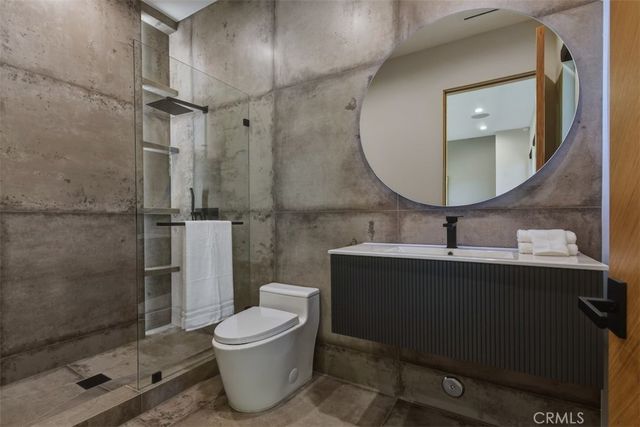 14753 Round Valley, Sherman Oaks, CA 91403