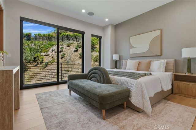 14753 Round Valley, Sherman Oaks, CA 91403