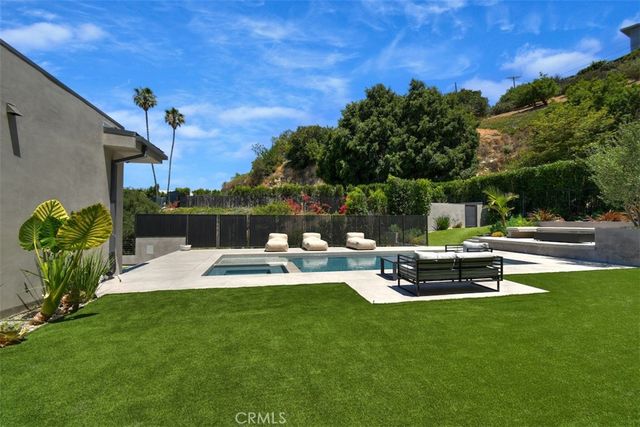 14753 Round Valley, Sherman Oaks, CA 91403