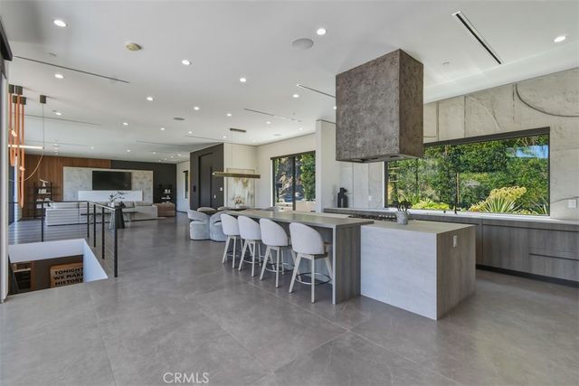 14753 Round Valley, Sherman Oaks, CA 91403