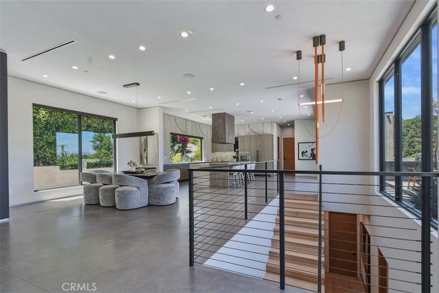 14753 Round Valley, Sherman Oaks, CA 91403