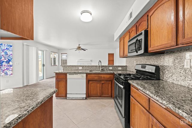 6200 Trinidad Court, Bakersfield, CA 93313