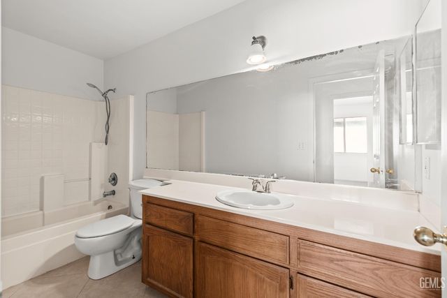 6200 Trinidad Court, Bakersfield, CA 93313