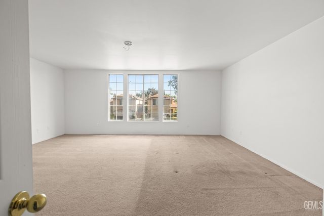 6200 Trinidad Court, Bakersfield, CA 93313