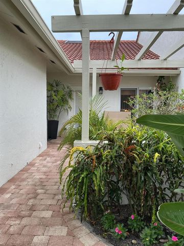 6912 BARBAROSSA Street, Boca Raton, FL 33433