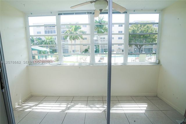 232 NE 12th Ave 103, Hallandale Beach, FL 33009