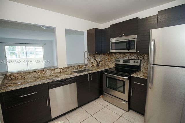 232 NE 12th Ave 103, Hallandale Beach, FL 33009