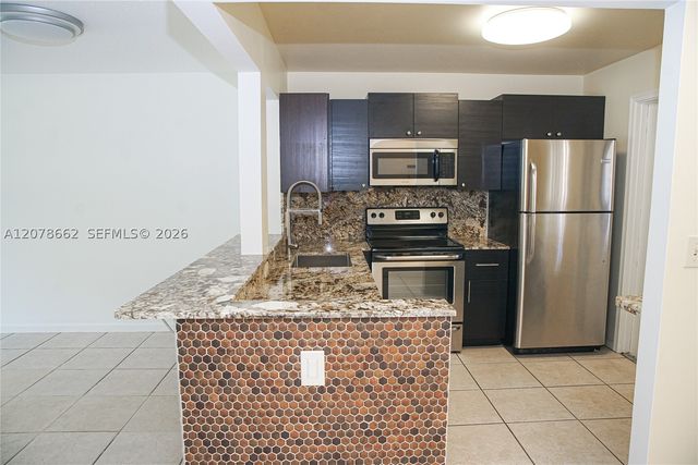 232 NE 12th Ave 103, Hallandale Beach, FL 33009