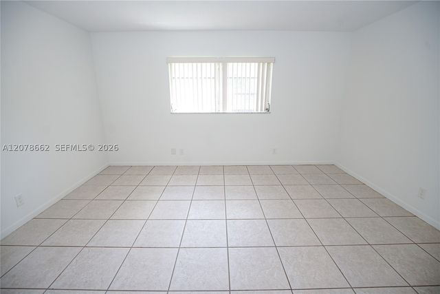232 NE 12th Ave 103, Hallandale Beach, FL 33009