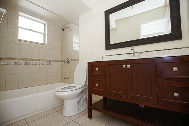 232 NE 12th Ave 103, Hallandale Beach, FL 33009