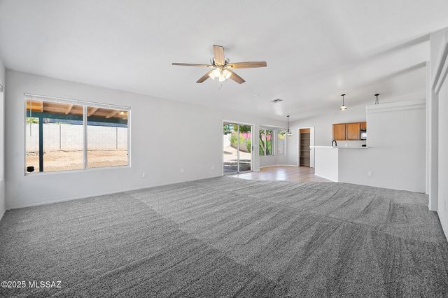 10235 E Rainbow Meadow Drive, Tucson, AZ 85747
