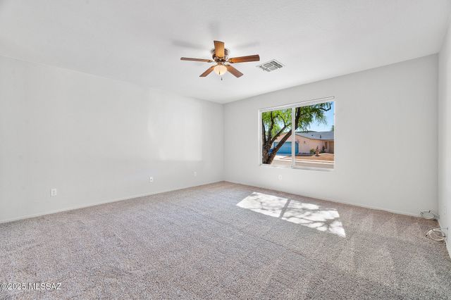 10235 E Rainbow Meadow Drive, Tucson, AZ 85747