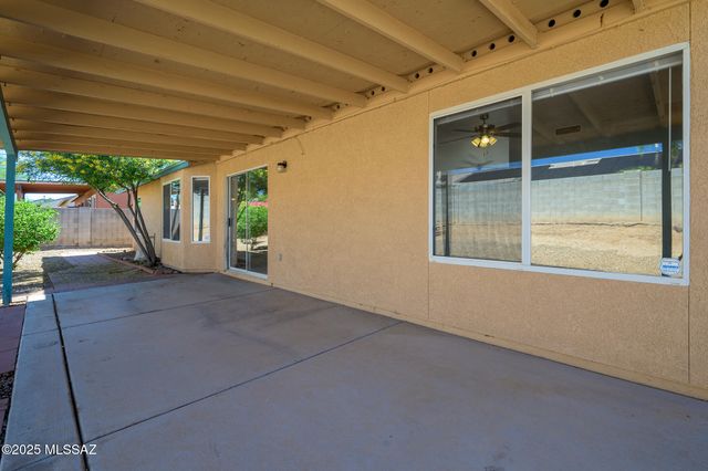 10235 E Rainbow Meadow Drive, Tucson, AZ 85747