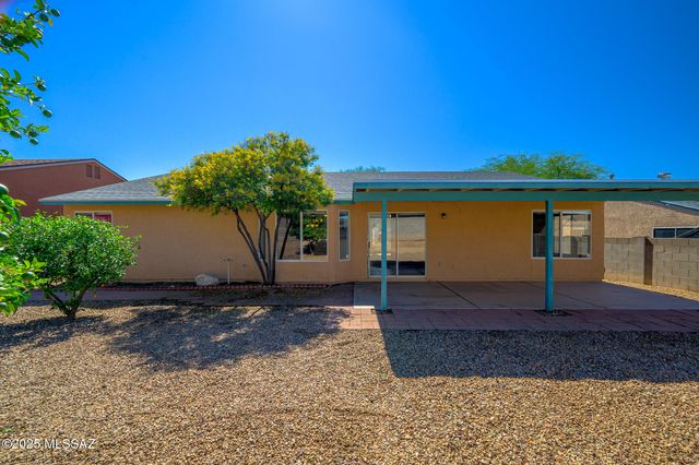 10235 E Rainbow Meadow Drive, Tucson, AZ 85747