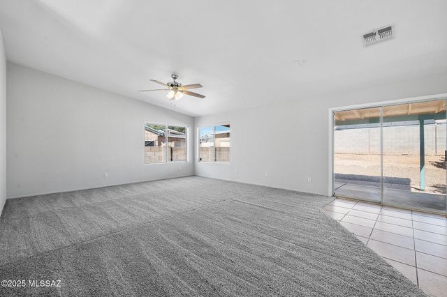 10235 E Rainbow Meadow Drive, Tucson, AZ 85747