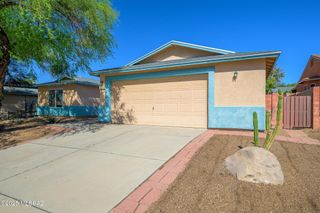 10235 E Rainbow Meadow Drive, Tucson, AZ 85747